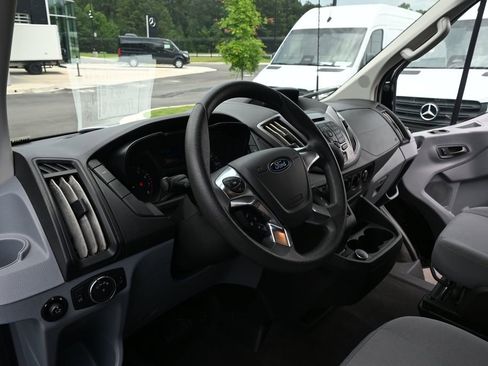 Used 2019 Ford Transit 350 XLT RWD image 6
