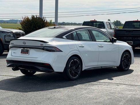 New 2026 Nissan Sentra SR w/ SR Premium Package FWD image 4