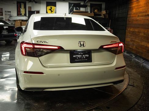 Used 2023 Honda Civic Touring image 6
