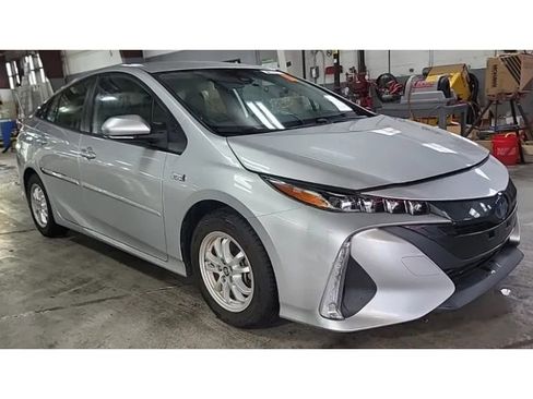 Used 2021 Toyota Prius Prime XLE FWD image 1