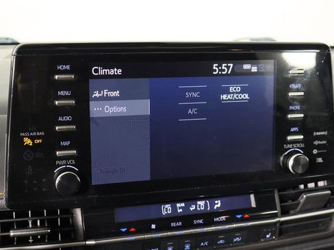 Used 2022 Toyota Sienna XSE image 38