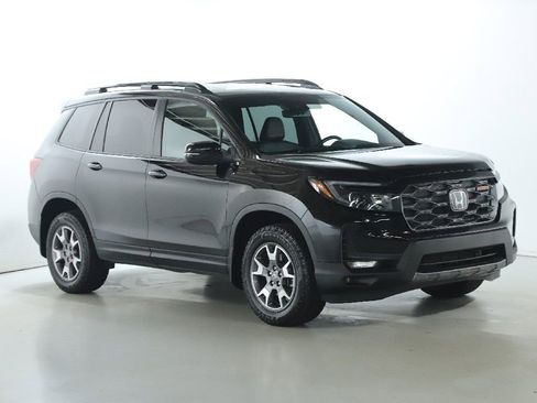 Used 2023 Honda Passport TrailSport image 9