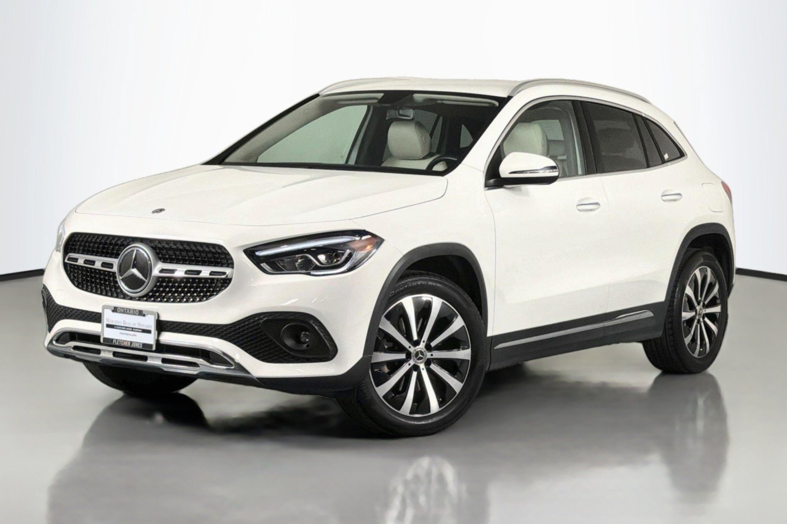 Used 2023 Mercedes-Benz GLA 250 4MATIC w/ Premium Package image 34