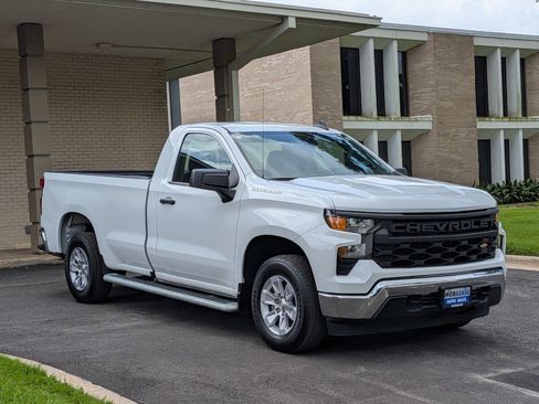Used 2025 Chevrolet Silverado 1500 W/T image 3