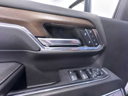 Used 2024 Chevrolet Silverado 2500 High Country w/ High Country Premium Package image 12