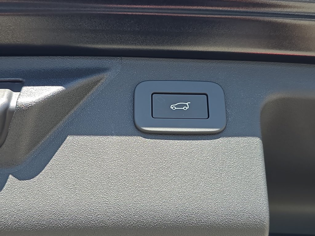 New 2026 Land Rover Discovery Sport Landmark AWD/4WD image 13
