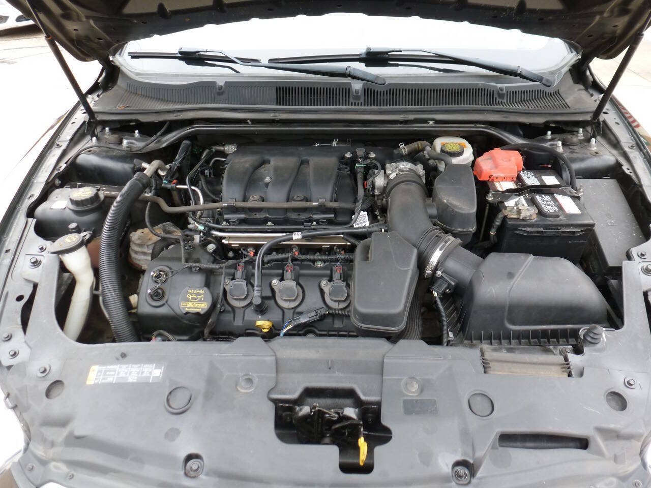 Used 2013 Ford Taurus SEL AWD/4WD image 16