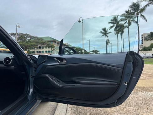 Used 2020 MAZDA MX-5 Miata RF Grand Touring image 23