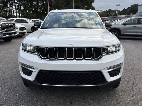 Used 2025 Jeep Grand Cherokee Limited AWD/4WD image 2