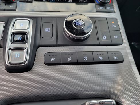 Used 2024 Hyundai Palisade Calligraphy image 25