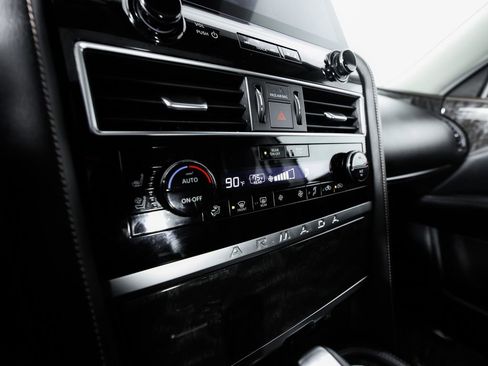 Used 2024 Nissan Armada Platinum w/ Captain's Chairs Package image 33