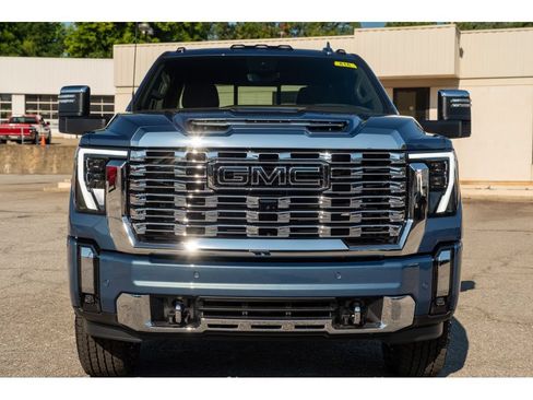 New 2026 GMC Sierra 2500 Denali w/ Denali Reserve Package AWD/4WD image 3