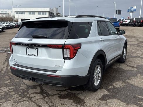 Used 2025 Ford Explorer Active image 7