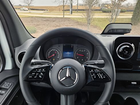 New 2026 Mercedes-Benz Sprinter 2500 image 33