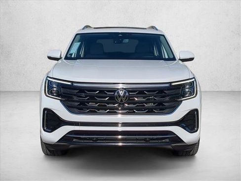 Used 2024 Volkswagen Atlas SEL Premium R-Line image 2