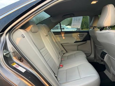 Used 2017 Toyota Camry XLE w/ Convenience Package FWD image 13