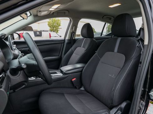 Used 2024 Nissan Sentra SV image 17