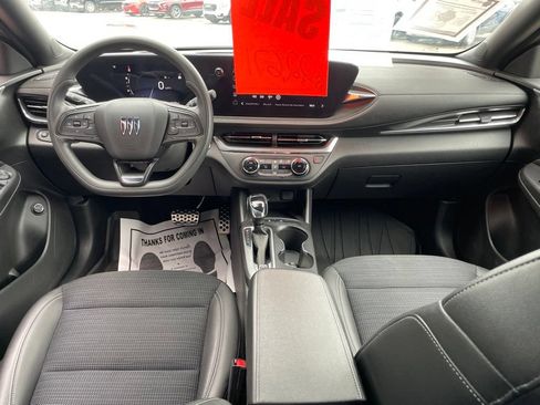 Used 2024 Buick Envista Preferred w/ Convenience II Package FWD image 35