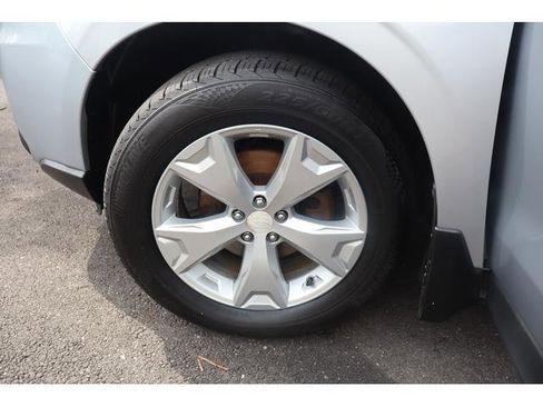 Used 2014 Subaru Forester 2.5i Premium w/ All-Weather Package AWD/4WD image 16