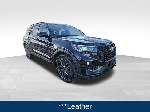Used 2025 Ford Explorer ST image 8