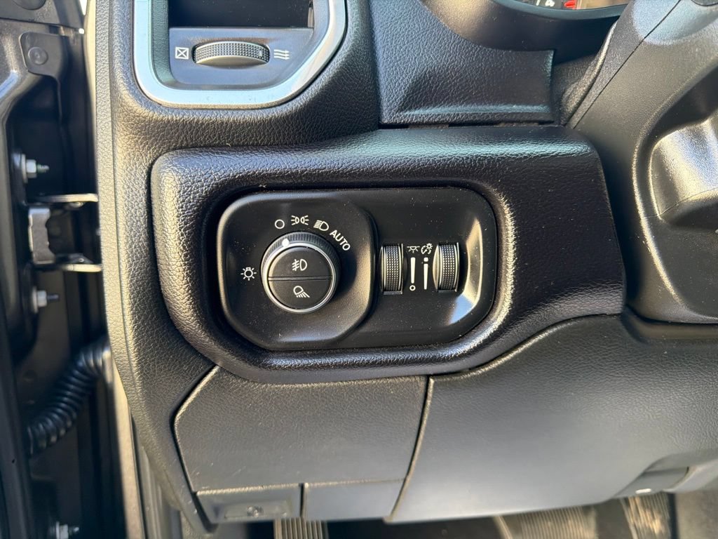 Used 2020 RAM 3500 4x4 Crew Cab Laramie DRW image 28