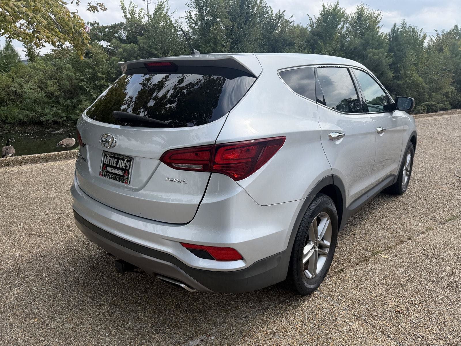 Used 2018 Hyundai Santa Fe Sport FWD image 3