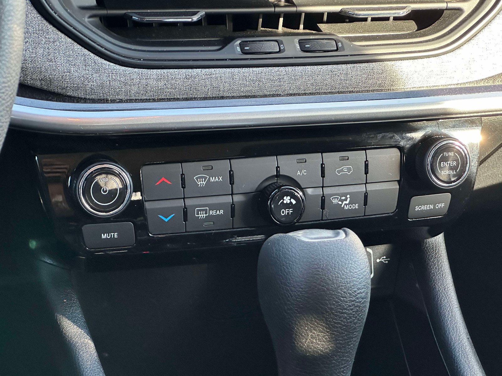 Used 2022 Jeep Compass Sport AWD/4WD image 19
