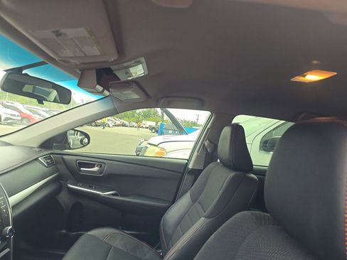 Used 2017 Toyota Camry SE FWD image 14