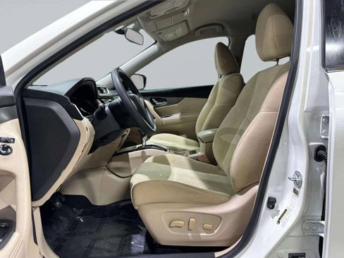 Used 2016 Nissan Rogue SV image 26