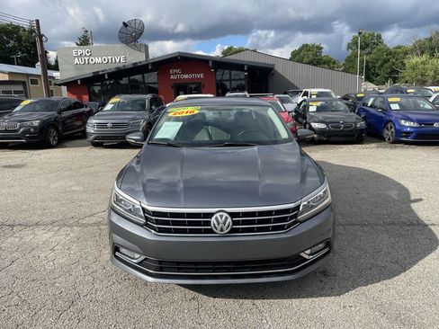 Used 2016 Volkswagen Passat 1.8T SE FWD image 2