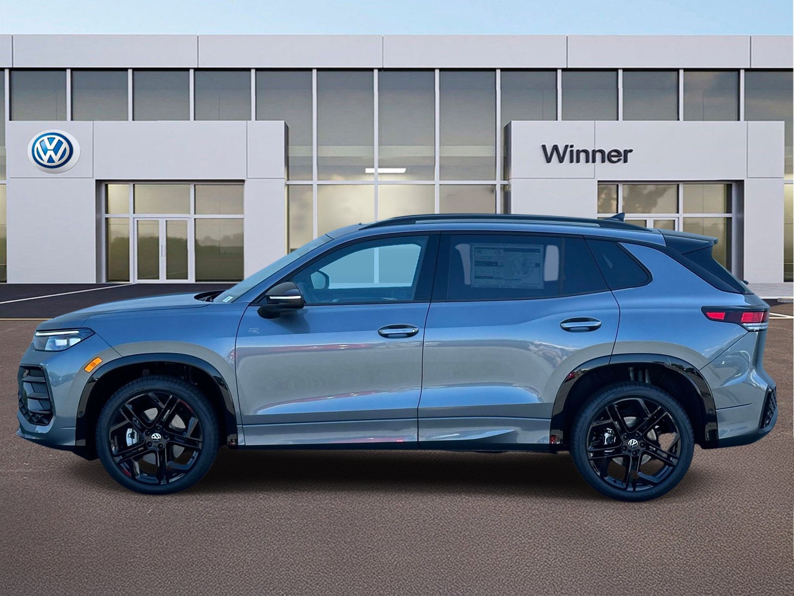New 2026 Volkswagen Tiguan SE R-Line AWD/4WD image 2