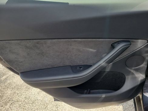 Used 2024 Tesla Model Y 2WD image 14