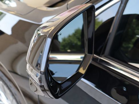 Used 2021 Cadillac Escalade Premium Luxury w/ Driver Assist Tech Package AWD/4WD image 9