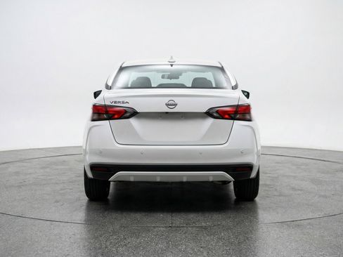 Used 2025 Nissan Versa SV image 7