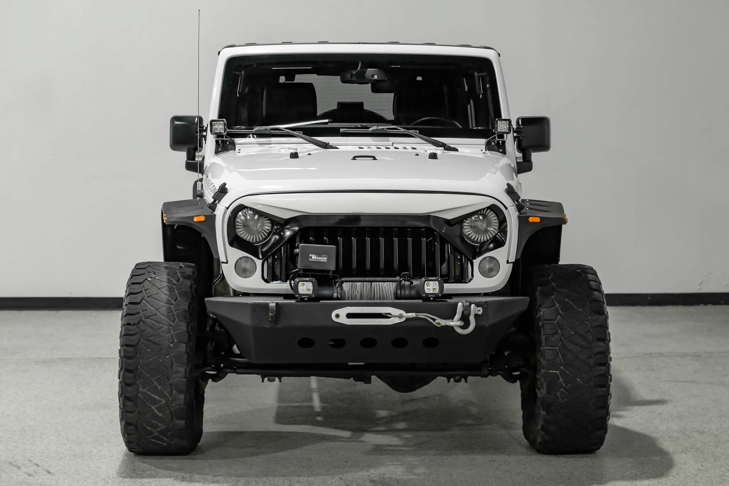 Used 2015 Jeep Wrangler Unlimited Rubicon w/ Connectivity Group AWD/4WD image 3