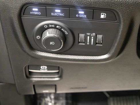 Used 2023 Jeep Grand Cherokee 4WD 4xe image 18