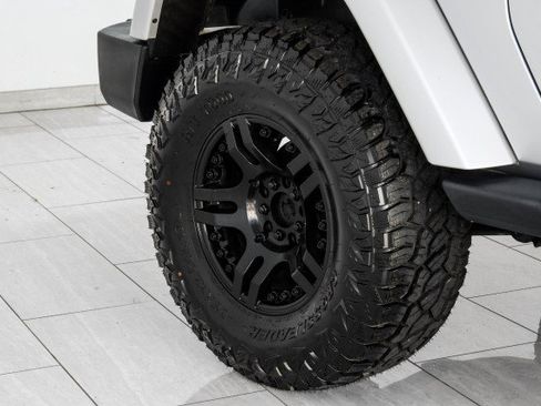 Used 2012 Jeep Wrangler Sahara AWD/4WD image 43