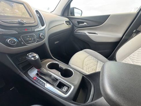 Used 2019 Chevrolet Equinox LS image 11