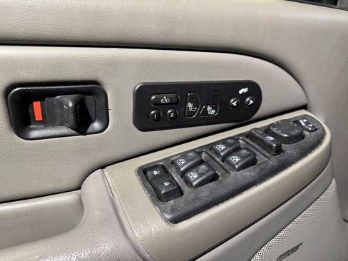 Used 2005 Chevrolet Tahoe Z71 w/ Preferred Equipment Group AWD/4WD image 8