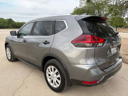 Used 2018 Nissan Rogue S image 9