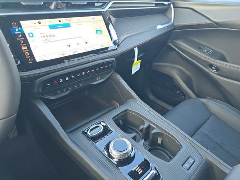 New 2026 Jeep Cherokee Overland w/ Trailer Tow Group image 35