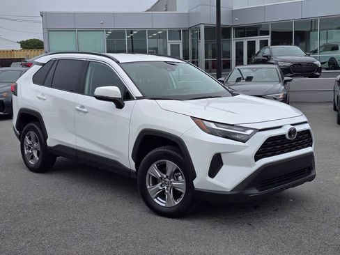 Used 2025 Toyota RAV4 XLE FWD image 1