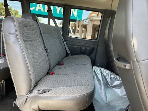 Used 2017 Chevrolet Express 3500 LT w/ LT Preferred Equipment Group RWD image 28