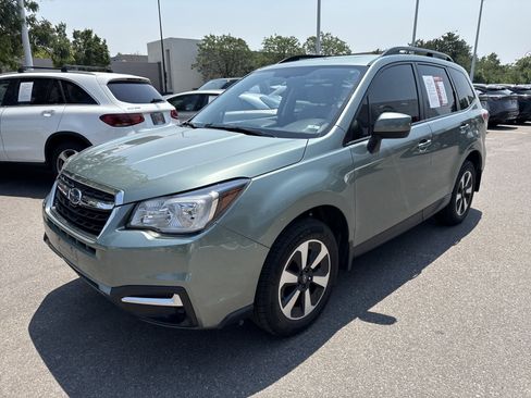 Used 2018 Subaru Forester 2.5i Premium w/ All-Weather Package AWD/4WD image 3