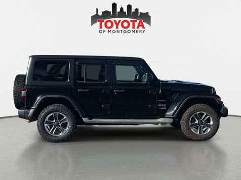 Used 2019 Jeep Wrangler Unlimited Sahara image 2