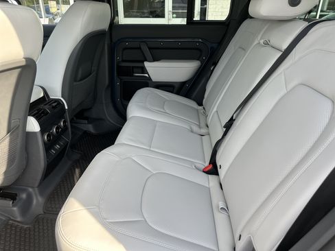 Used 2026 Land Rover Defender 110 X-Dynamic SE AWD/4WD image 12