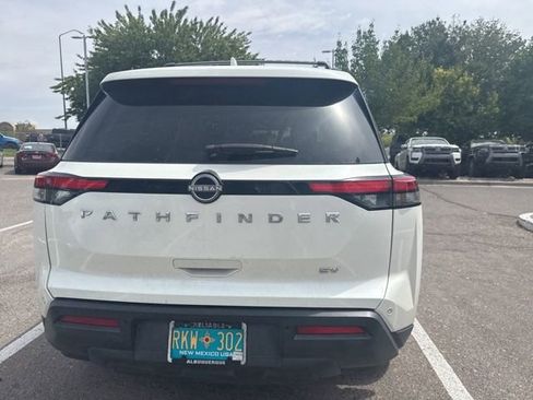 Certified 2022 Nissan Pathfinder SV w/ Cargo Package FWD image 23
