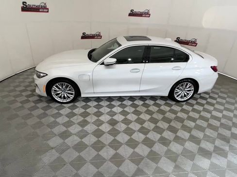 Used 2024 BMW 330e xDrive image 5
