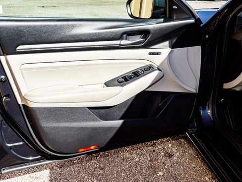 Used 2019 Nissan Altima 2.5 Platinum image 22