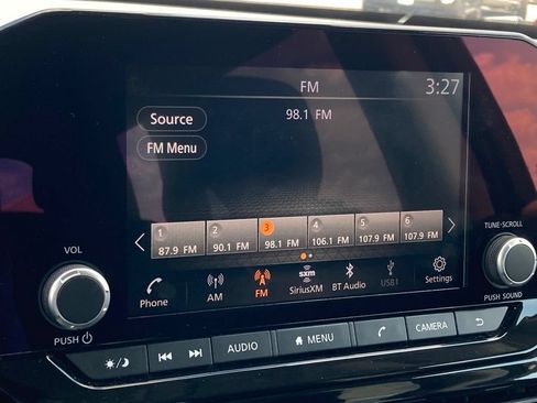 Used 2024 Nissan Pathfinder SV FWD image 22